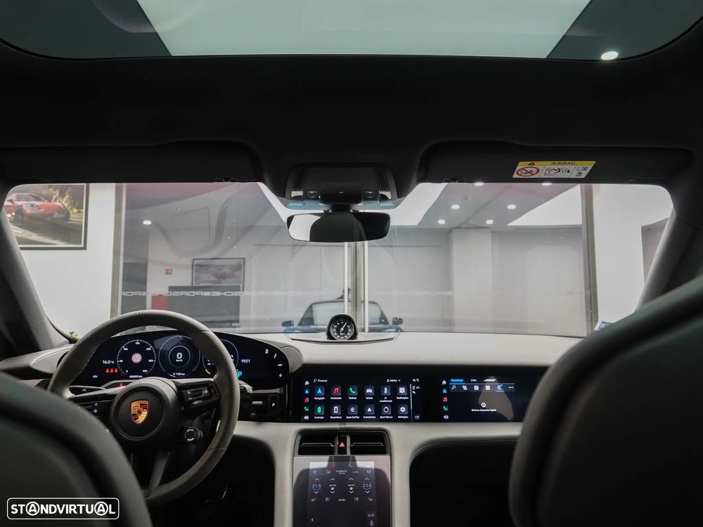 Porsche Taycan 4S - 34
