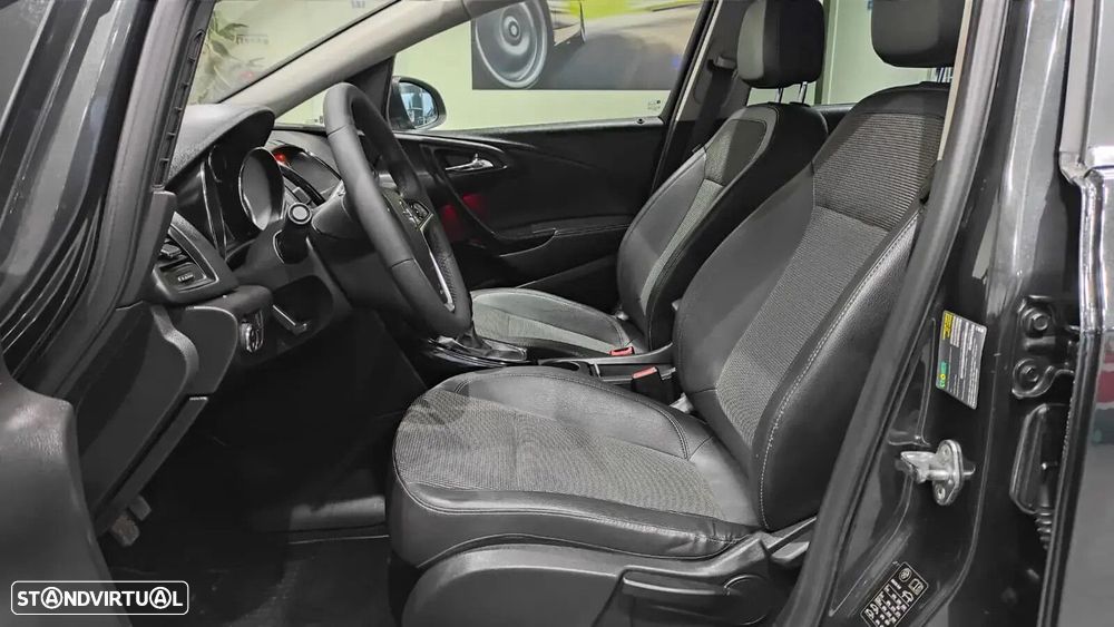 Opel Astra Sports Tourer - 17