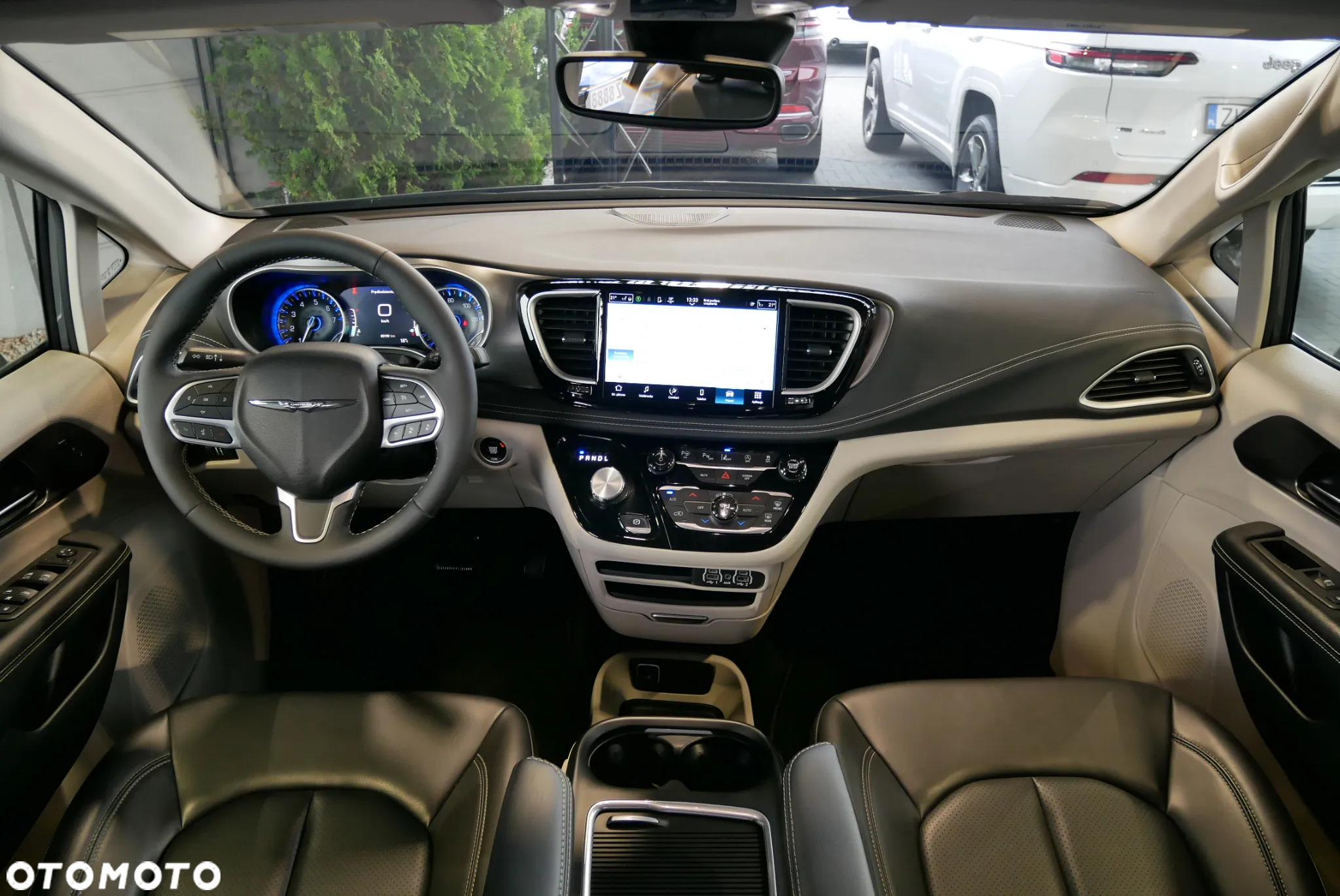 Chrysler Pacifica - 16