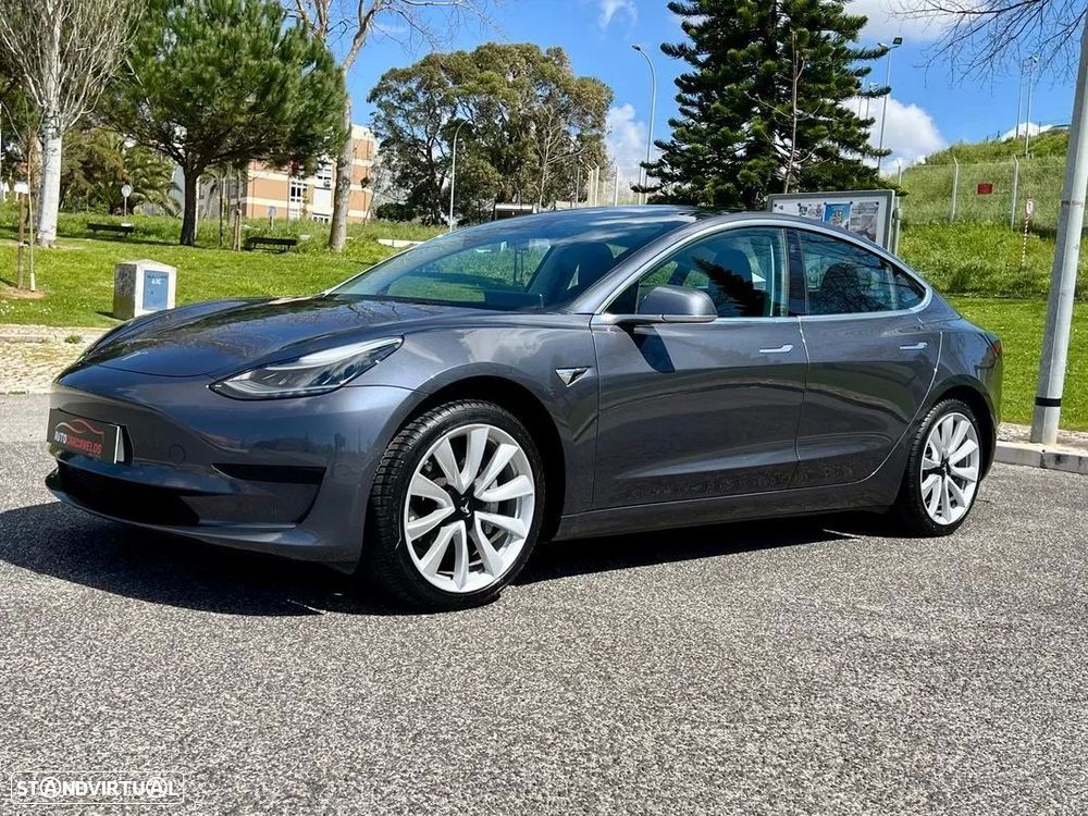 Tesla Model 3 - 3