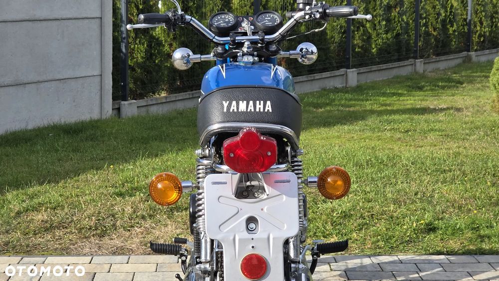 Yamaha RD - 27