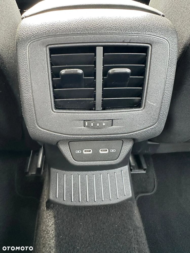 Volkswagen T-Roc 2.0 TDI SCR 4MOTION DSG Style - 27
