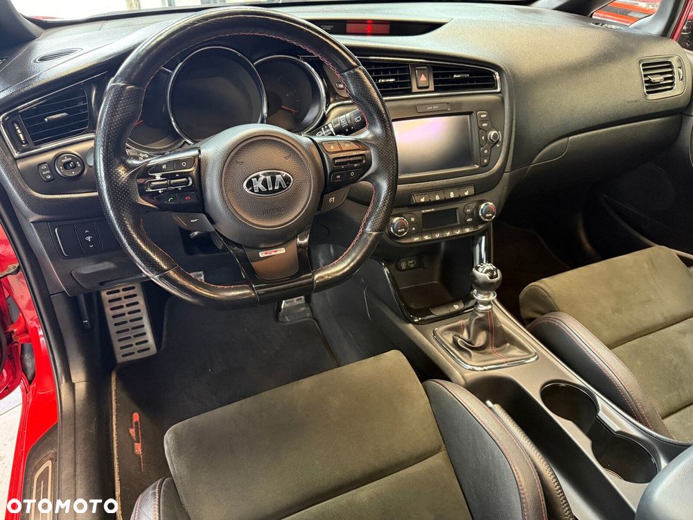 Kia Ceed - 13