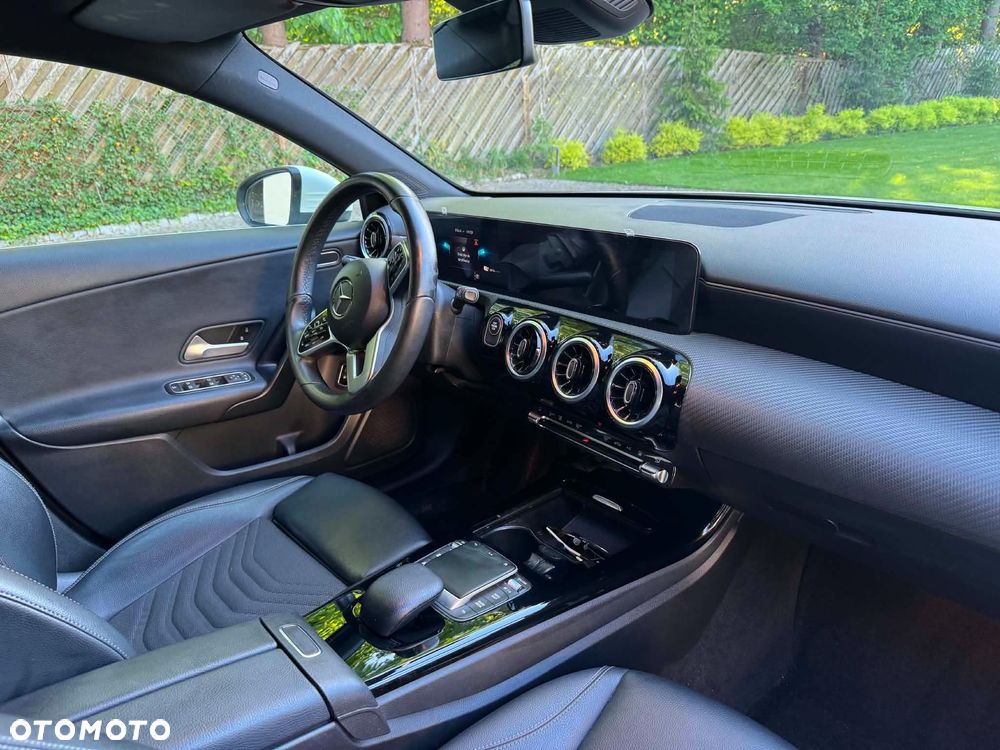 Mercedes-Benz Klasa A 250 E AMG Line 8G-DCT - 4