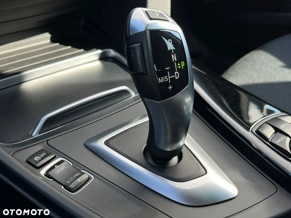 BMW 3GT 318d Advantage - 24