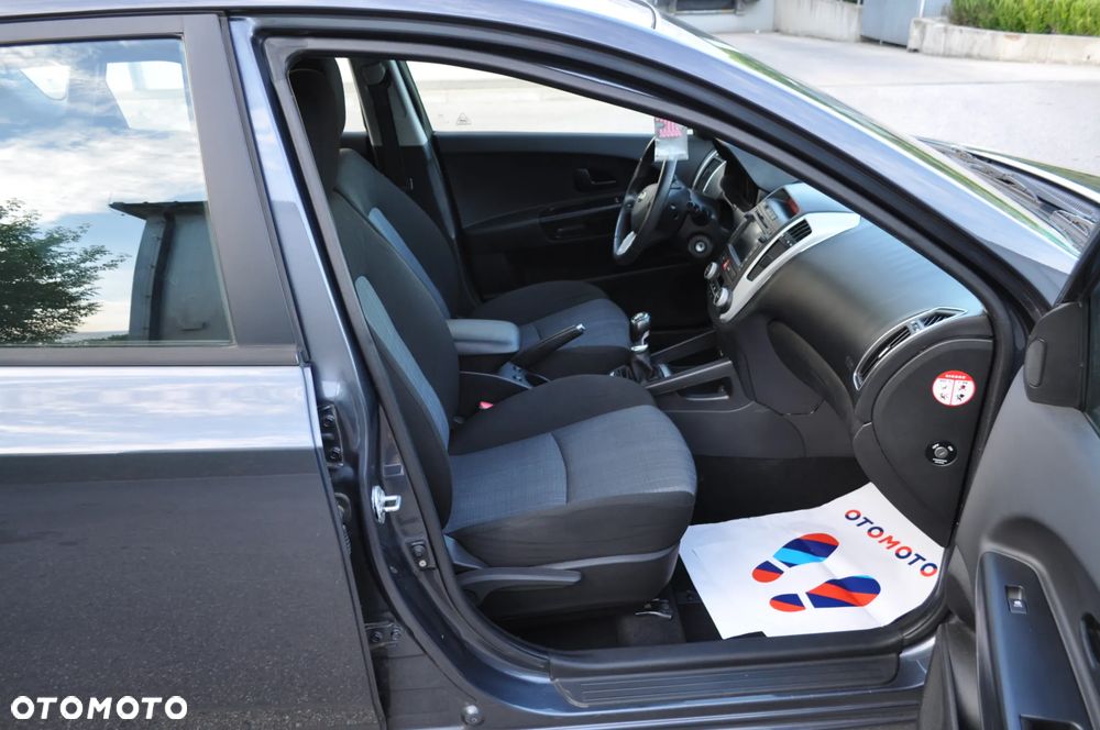 Kia Ceed - 14