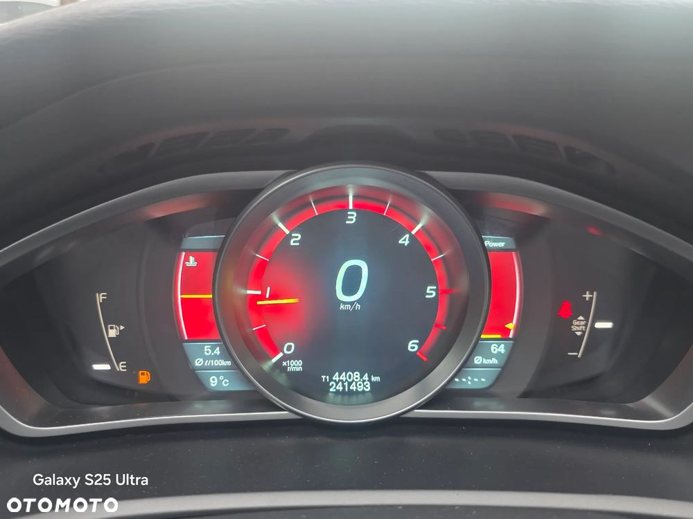 Volvo V40 D2 Momentum - 38