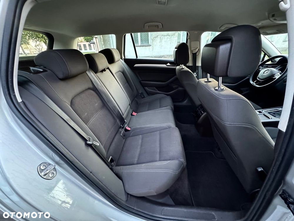 Volkswagen Passat - 23
