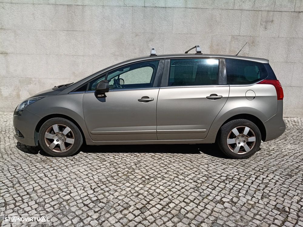 Peugeot 5008 1.6 HDi 7L Allure - 21