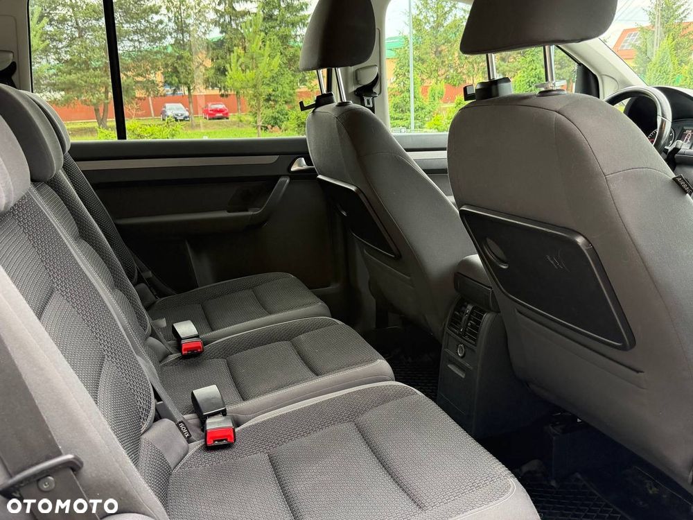 Volkswagen Touran - 21