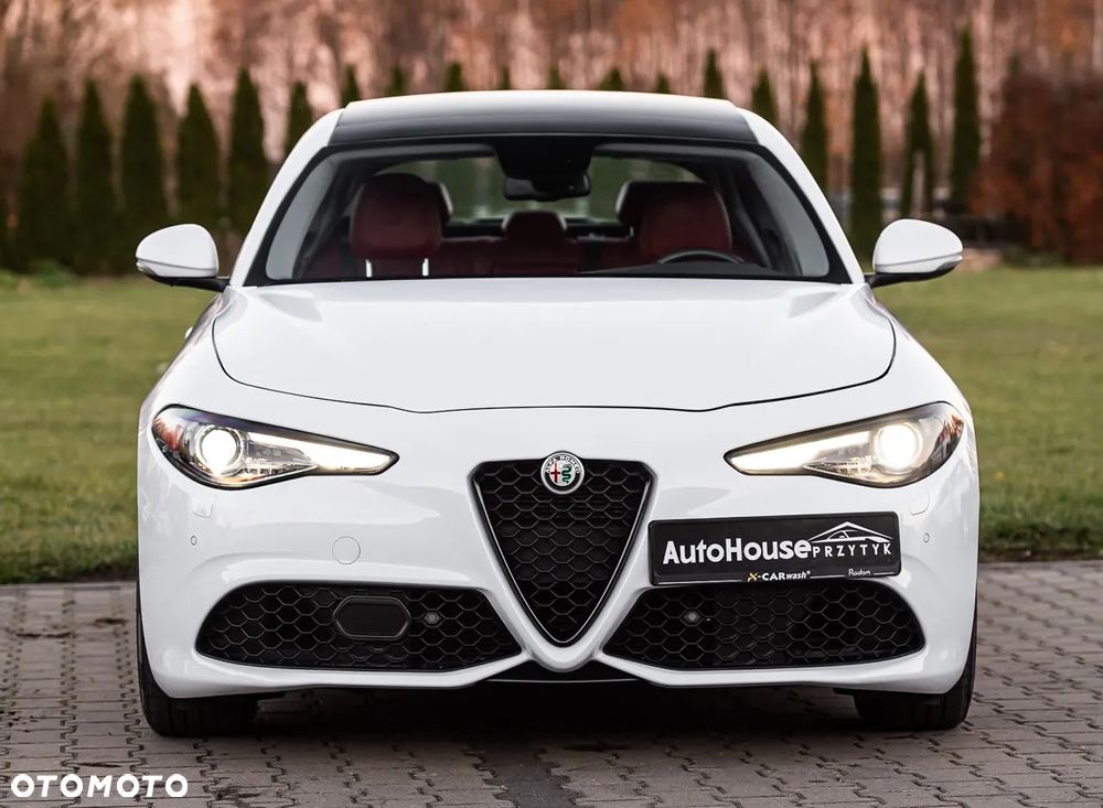 Alfa Romeo Giulia 2.0 Turbo 16V AT8-Q4 Veloce - 3