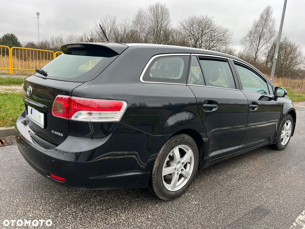 Toyota Avensis 1.6 Luna - 5