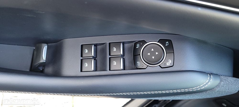 Ford Mustang Mach-E Alargada - 45