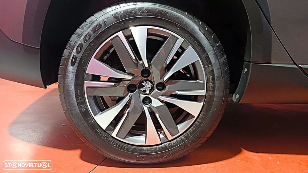 Peugeot 2008 1.2 PureTech Allure - 15