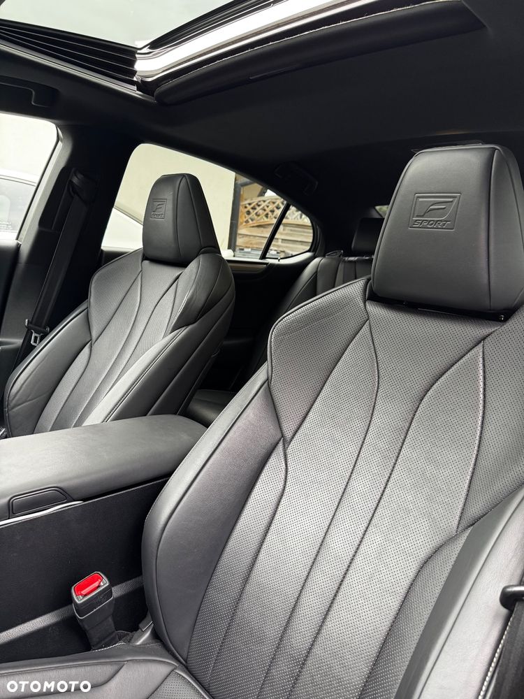 Lexus ES 300h F Sport - 9