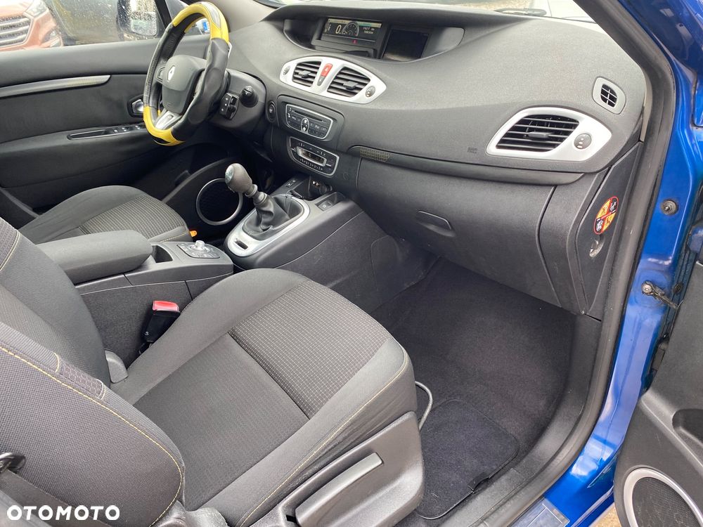 Renault Scenic 1.6 16V 110 Dynamique - 24