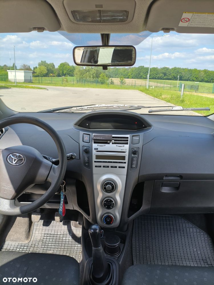 Toyota Yaris 1.0 Luna A/C - 10
