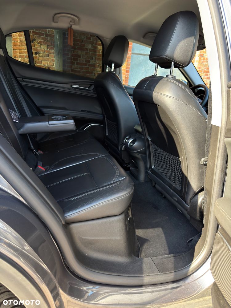 Alfa Romeo Stelvio 2.0 Turbo 16V AT8-Q4 Super - 18