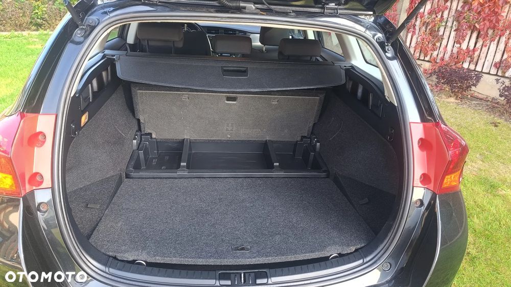 Toyota Auris 1.6 Premium Comfort - 8