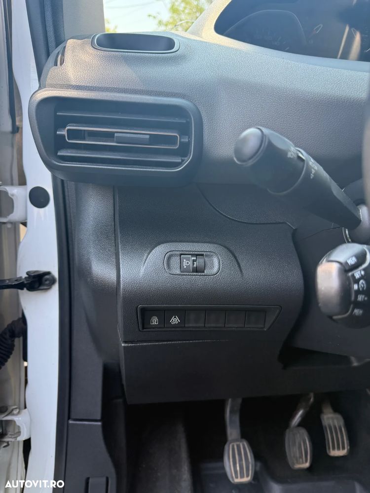 Peugeot Rifter - 11
