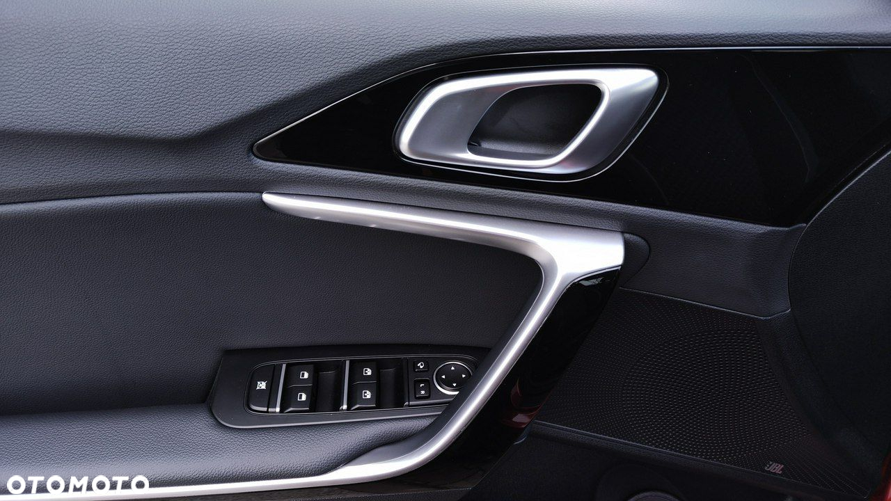 Kia Ceed - 8