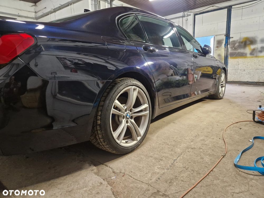 BMW Seria 7 740Li - 30