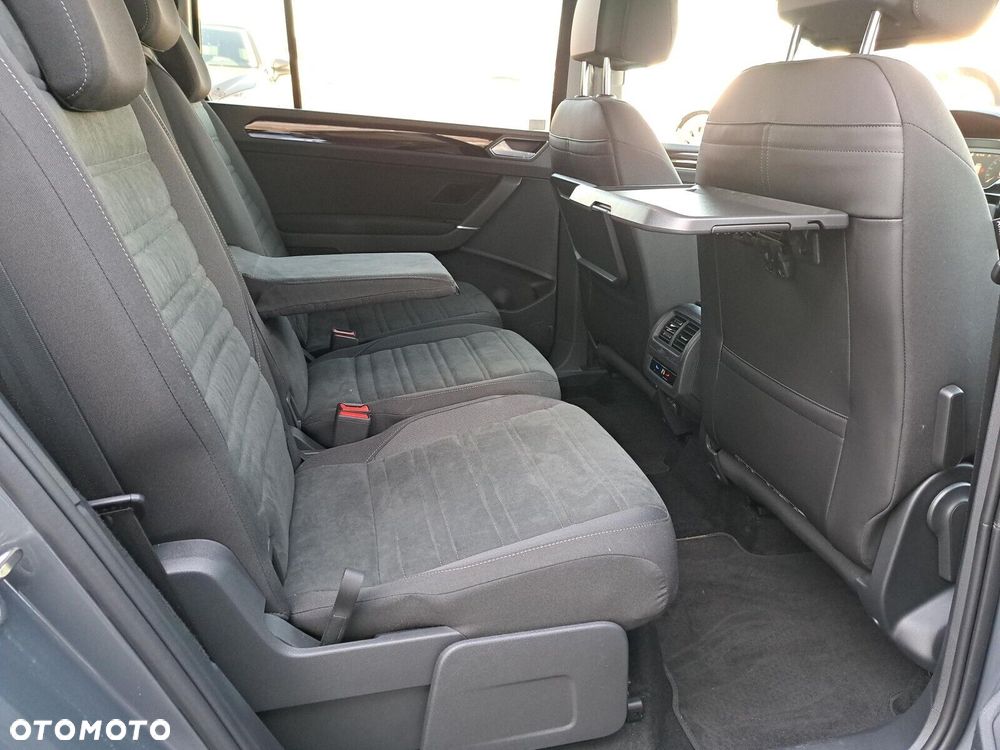 Volkswagen Touran - 23