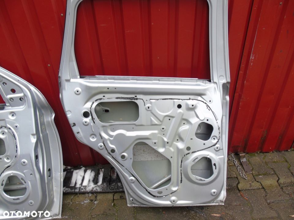 Mitsubishi Outlander drzwi lewe - 10