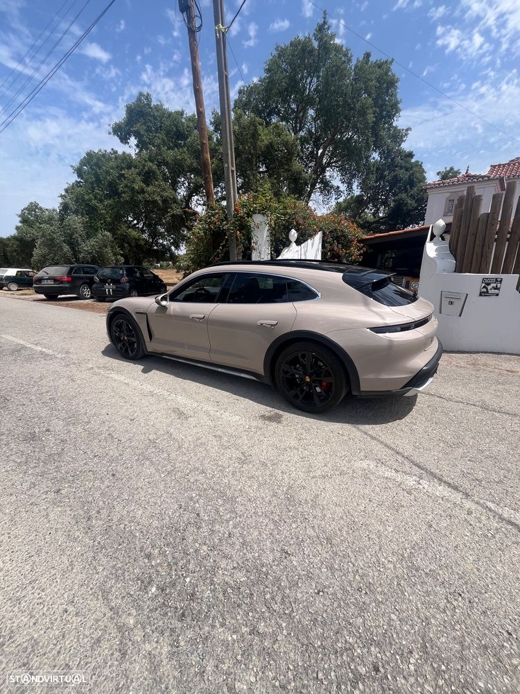 Porsche Taycan Cross Turismo 4S - 3