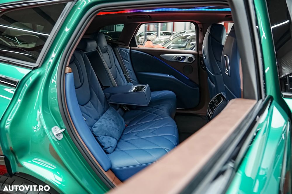 BMW XM 50e - 12