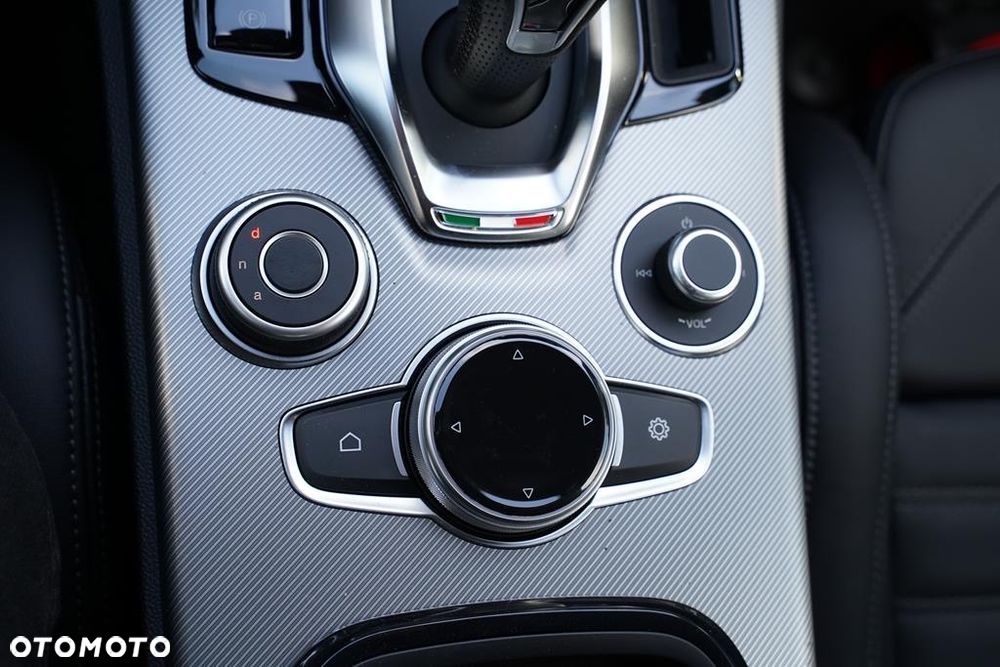 Alfa Romeo Stelvio 2.0 Turbo Veloce Q4 - 28