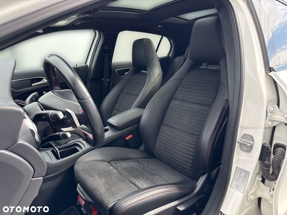 Mercedes-Benz GLA - 15