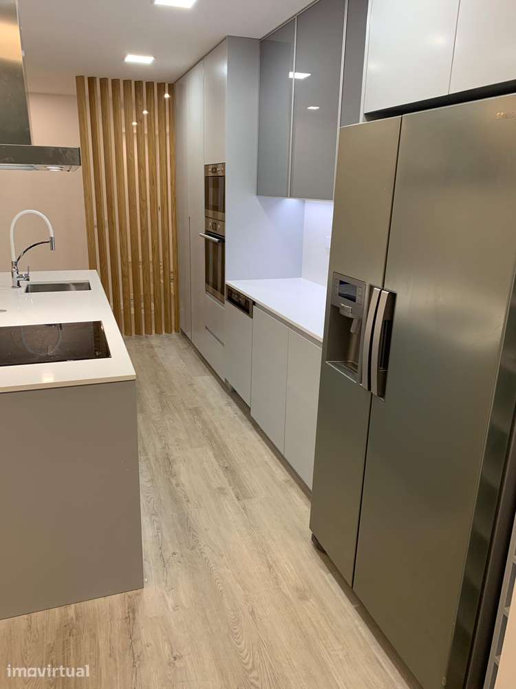 Apart. T3 Renovado | Suite + Closet | Ar Condicionado -  S.Vitor Braga - Grande imagem: 2/19