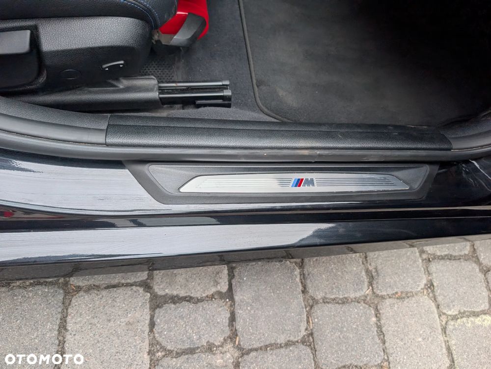BMW Seria 3 320i xDrive M Sport Shadow sport - 15