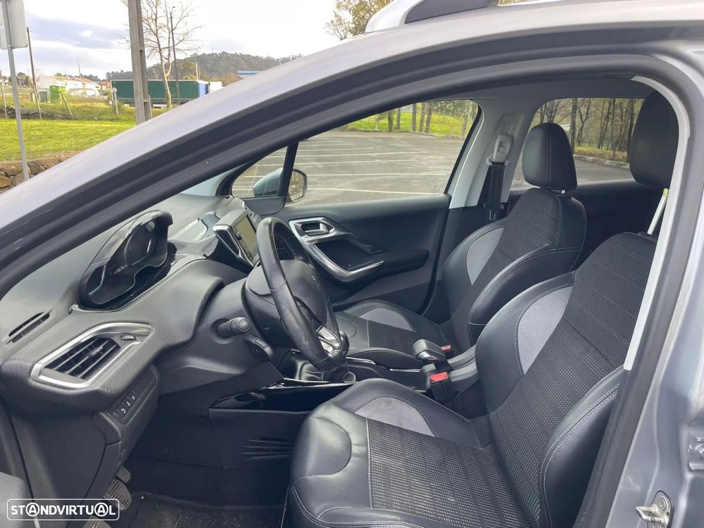 Peugeot 2008 1.2 PureTech Style - 13