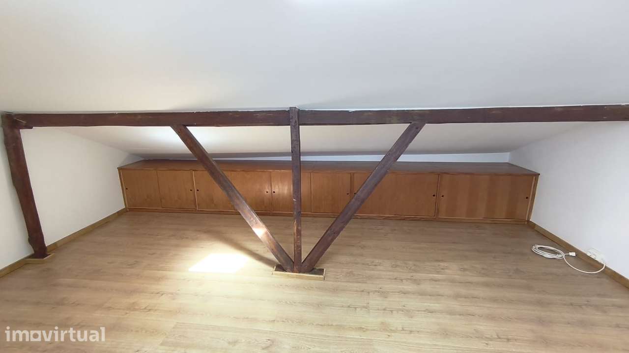 T2 + Sótão ~40 m² | 63 m² Oficiais | Vista Jamor | Linda-a-Velha - Grande imagem: 5/17