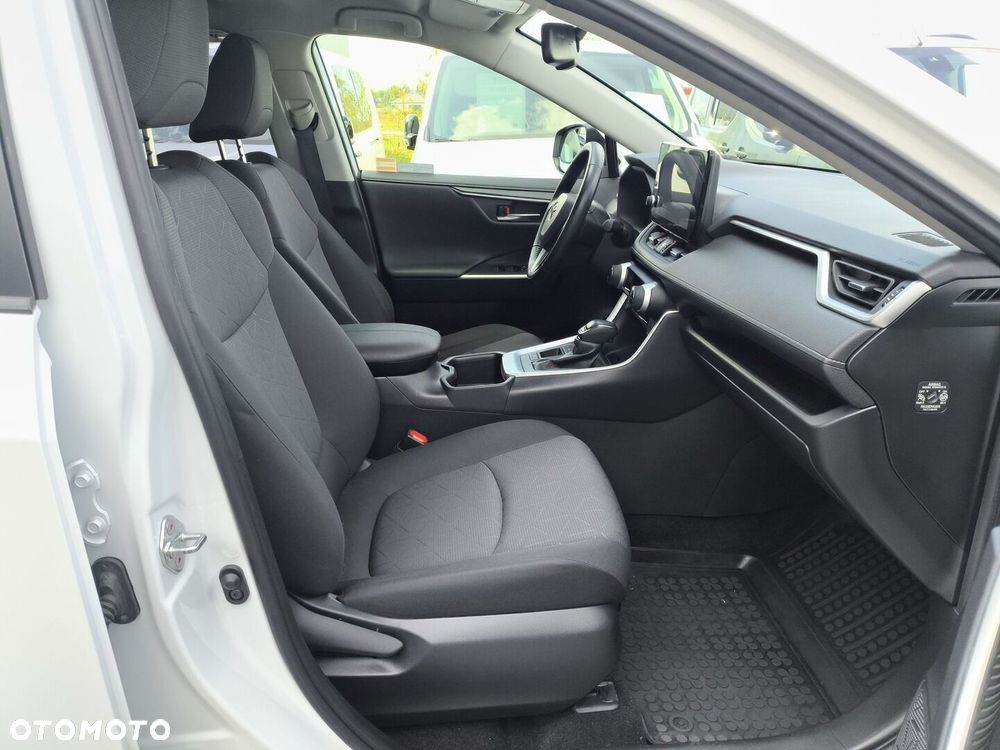 Toyota RAV4 - 10