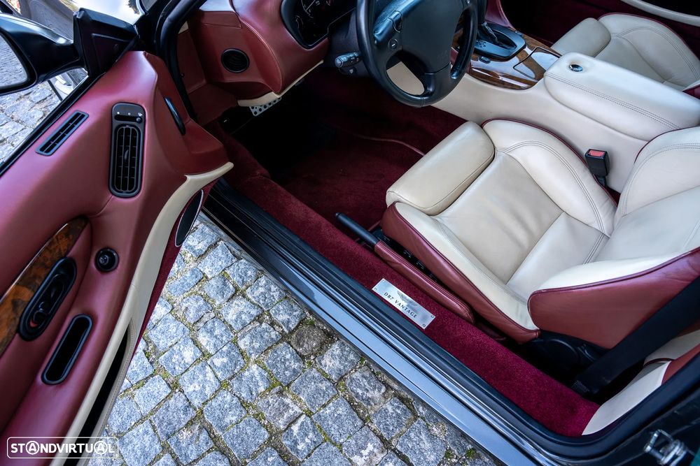 Aston Martin DB7 Vantage Coupé - 25
