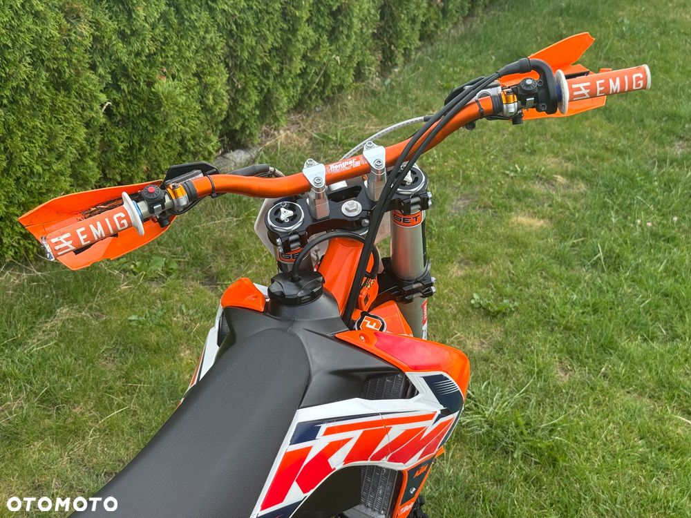 KTM SXF - 9