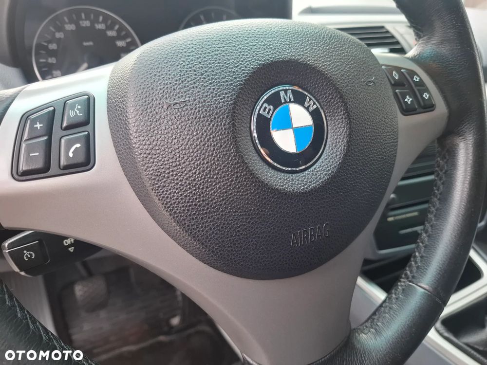 BMW Seria 1 116i - 24