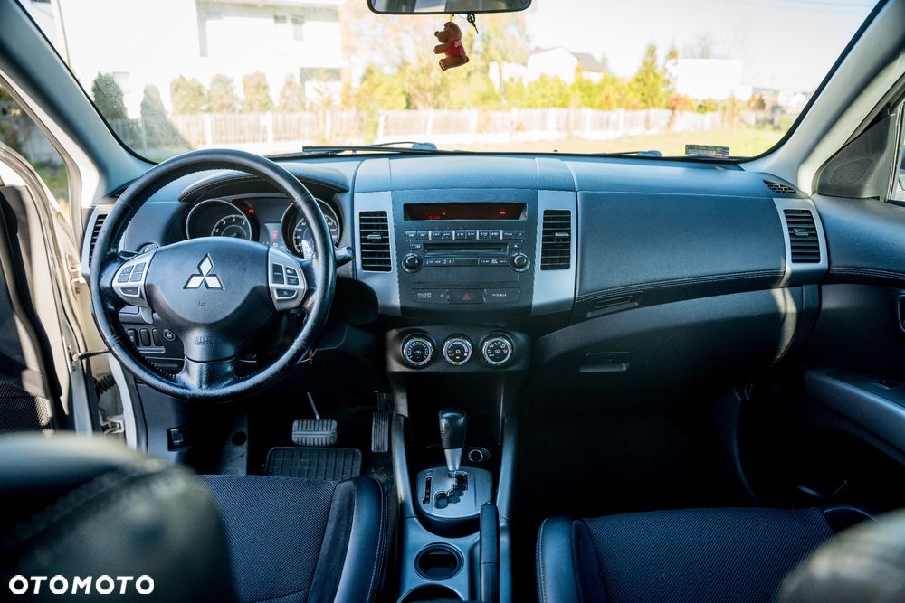 Mitsubishi Outlander - 29