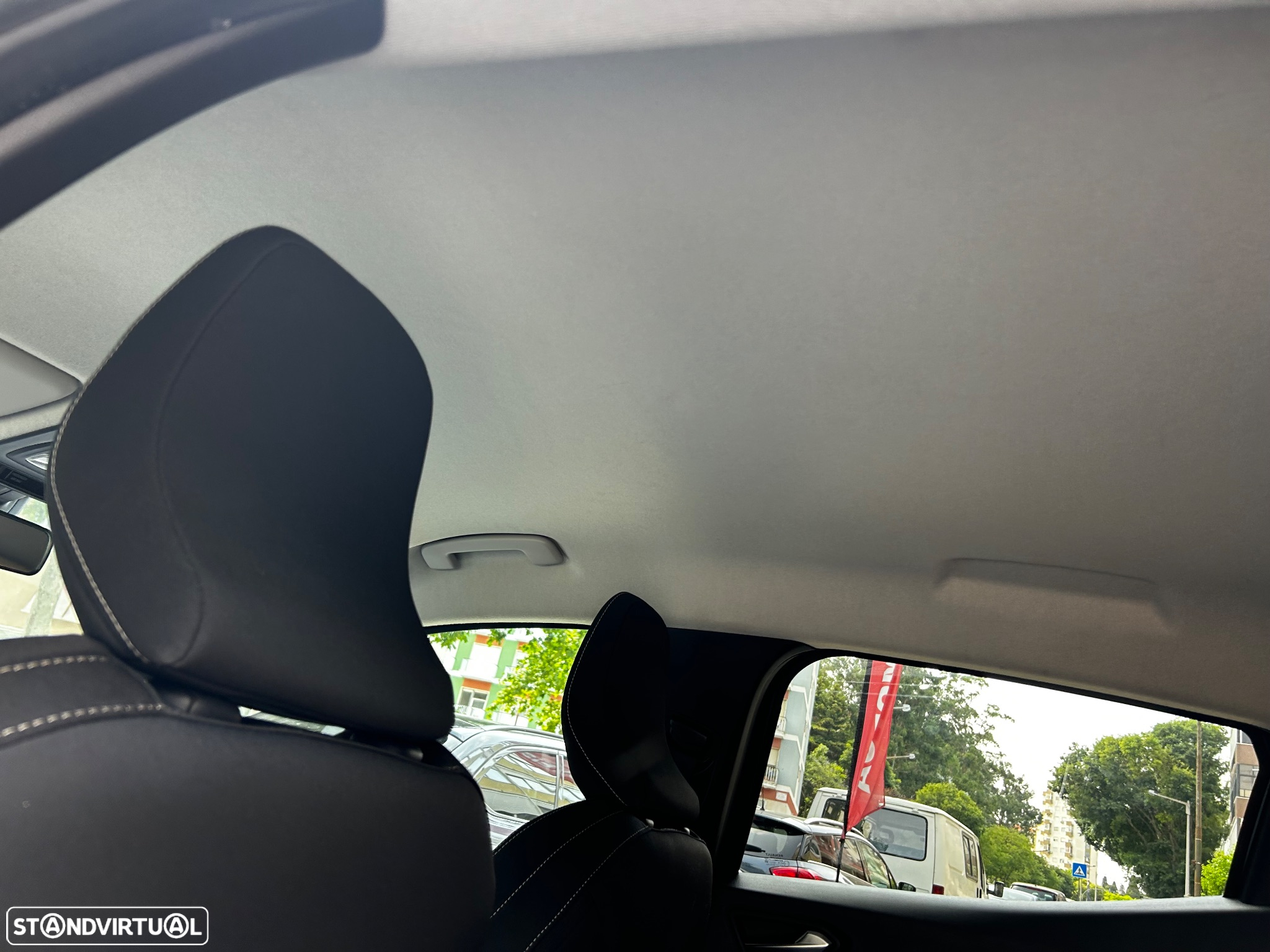 Renault Clio 1.0 TCe Limited - 26