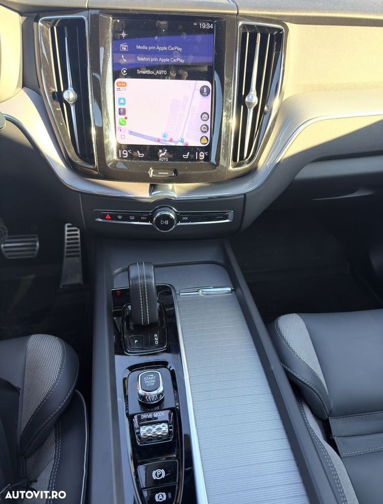 Volvo XC 60 B4 MHEV R-Design - 21