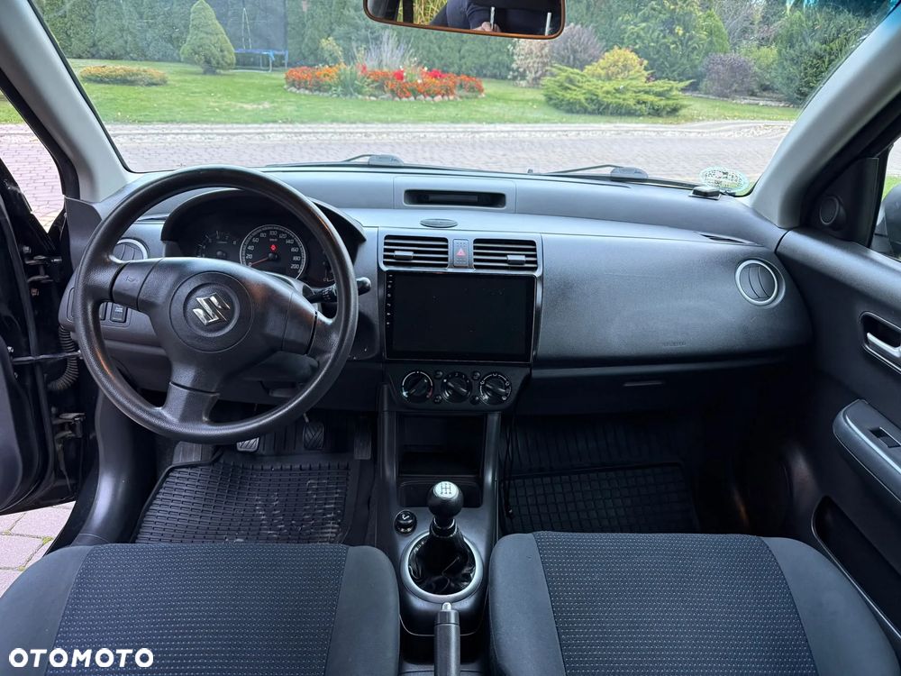 Suzuki Swift 2009 photo 4