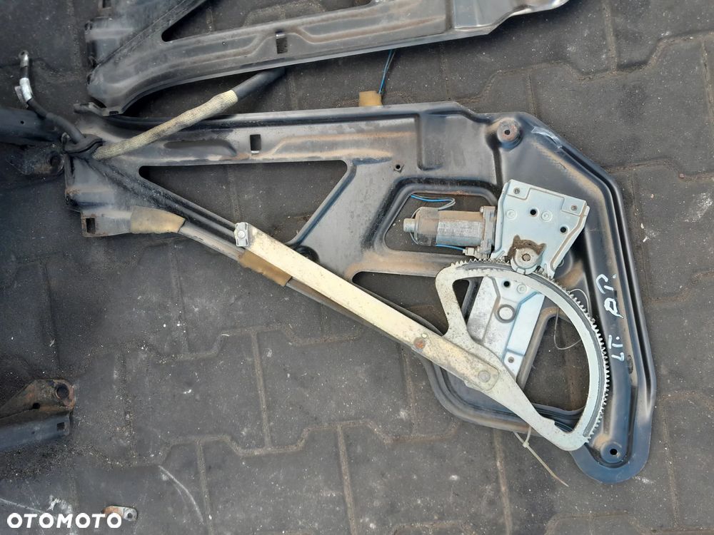 Podnośnik szyby prawy VW LT - 1