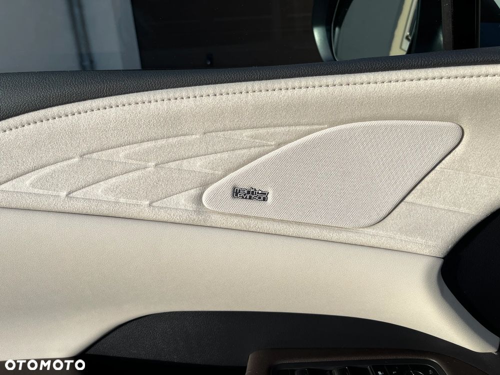 Lexus RX 450h+ Omotenashi - 15