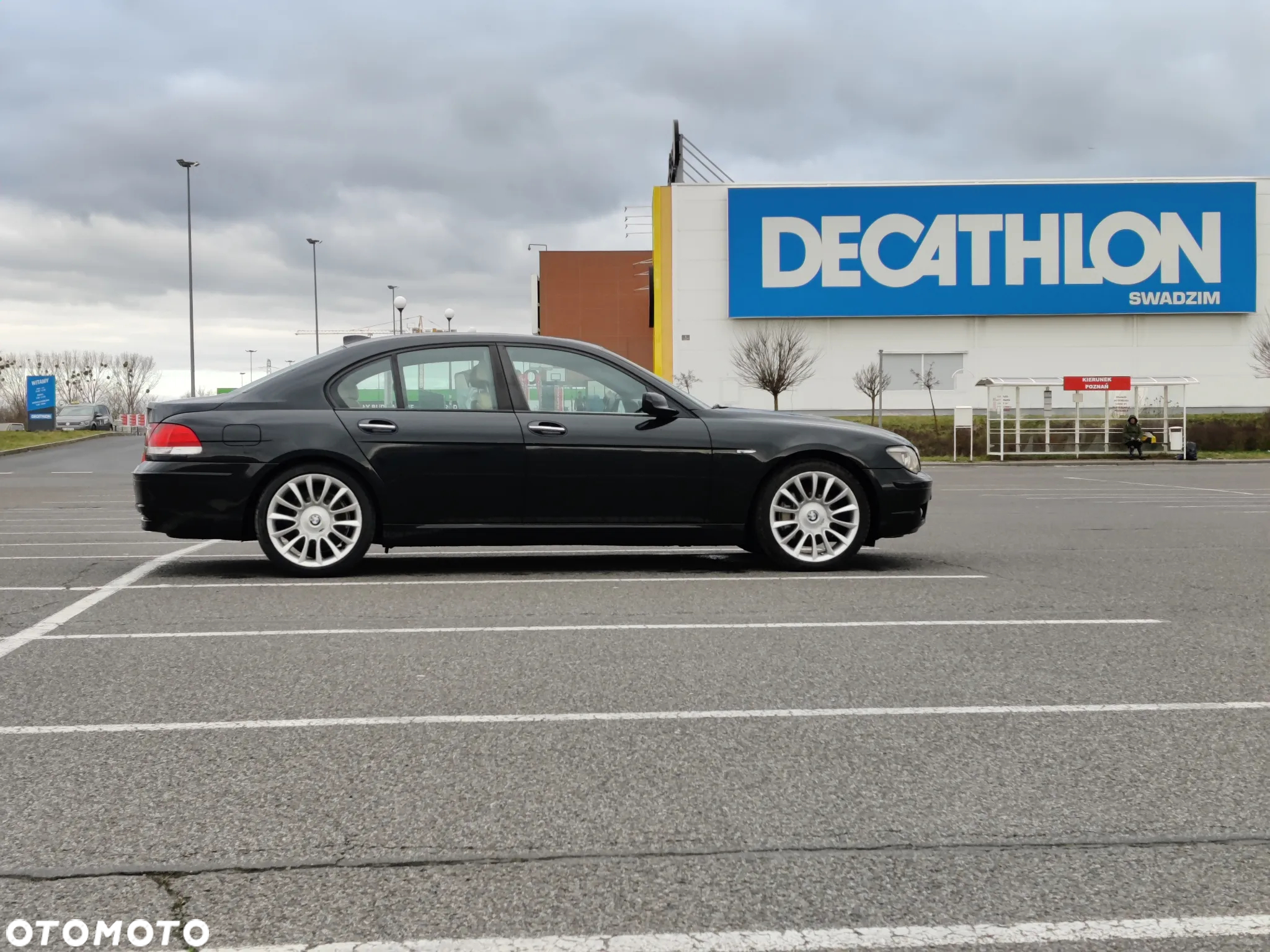 BMW Seria 7 750i - 5