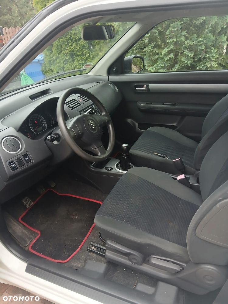 Suzuki Swift - 3