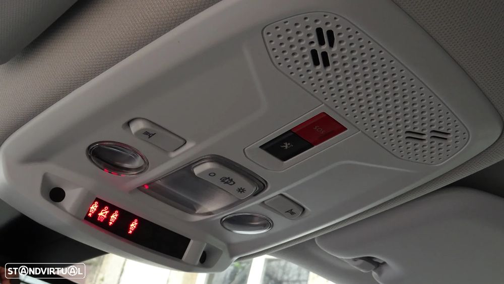 Peugeot 2008 PureTech 130 Allure - 15