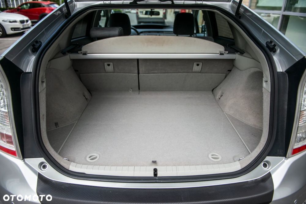 Toyota Prius (Hybrid) Executive - 7